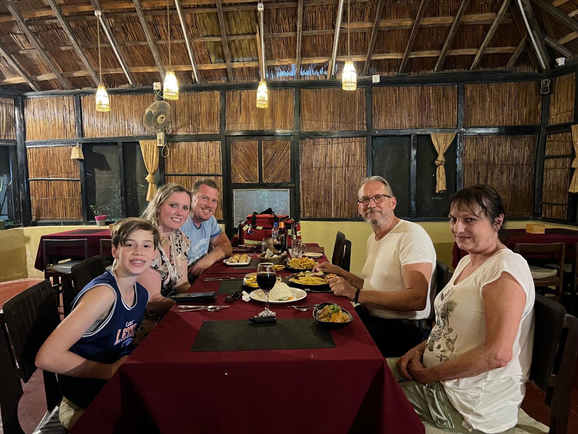 Hotel Tharu Garden And Beer Bar Chitwan Exterior photo